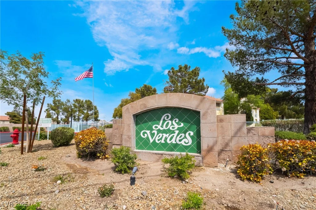 4869 Torrey Pines, Las Vegas, NV 89103