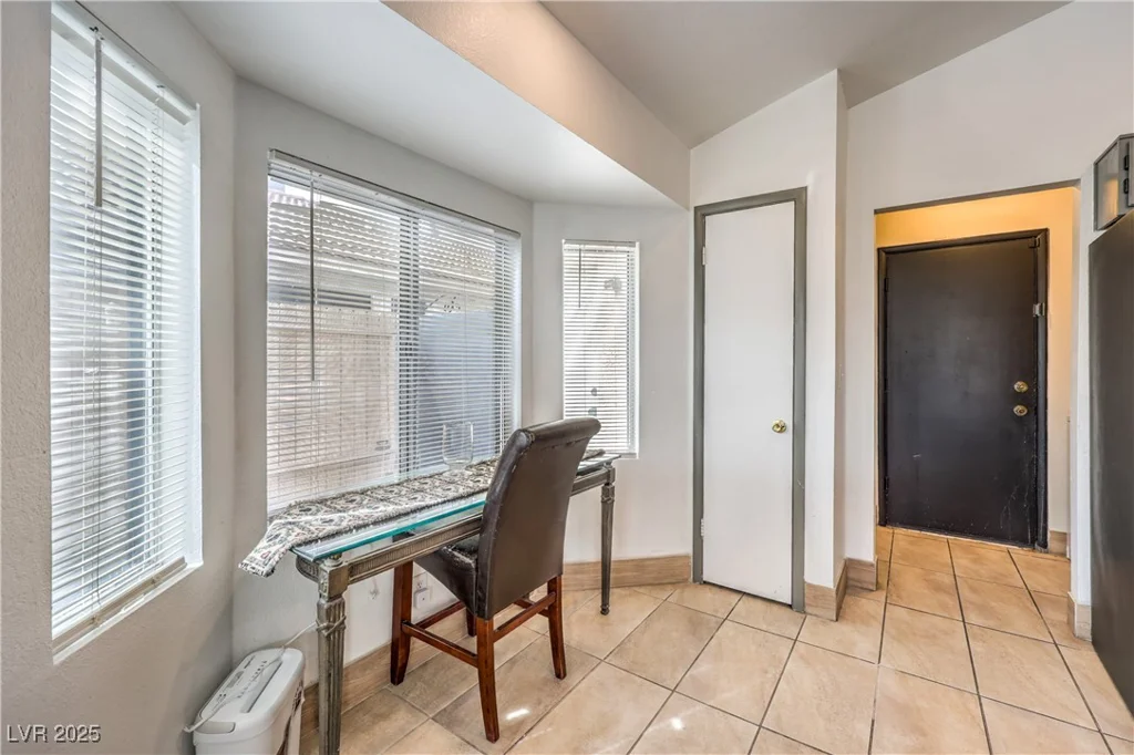 2744 Ironside, Las Vegas, NV 89108