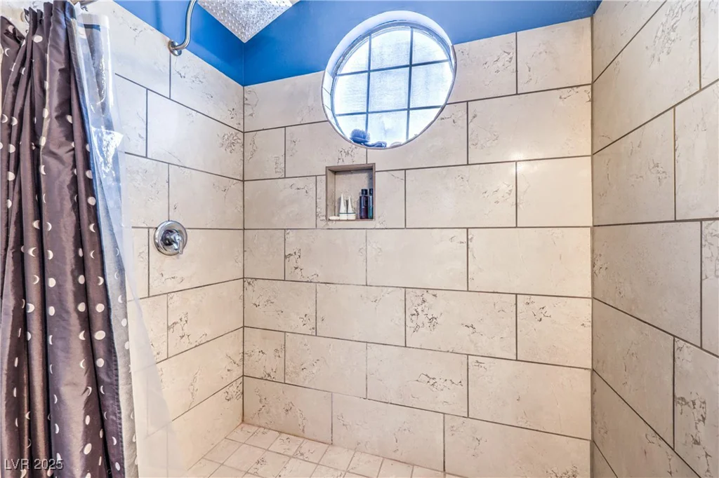 2744 Ironside, Las Vegas, NV 89108