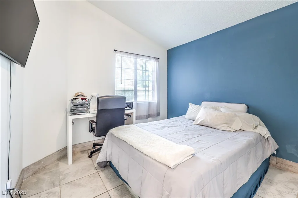 2744 Ironside, Las Vegas, NV 89108