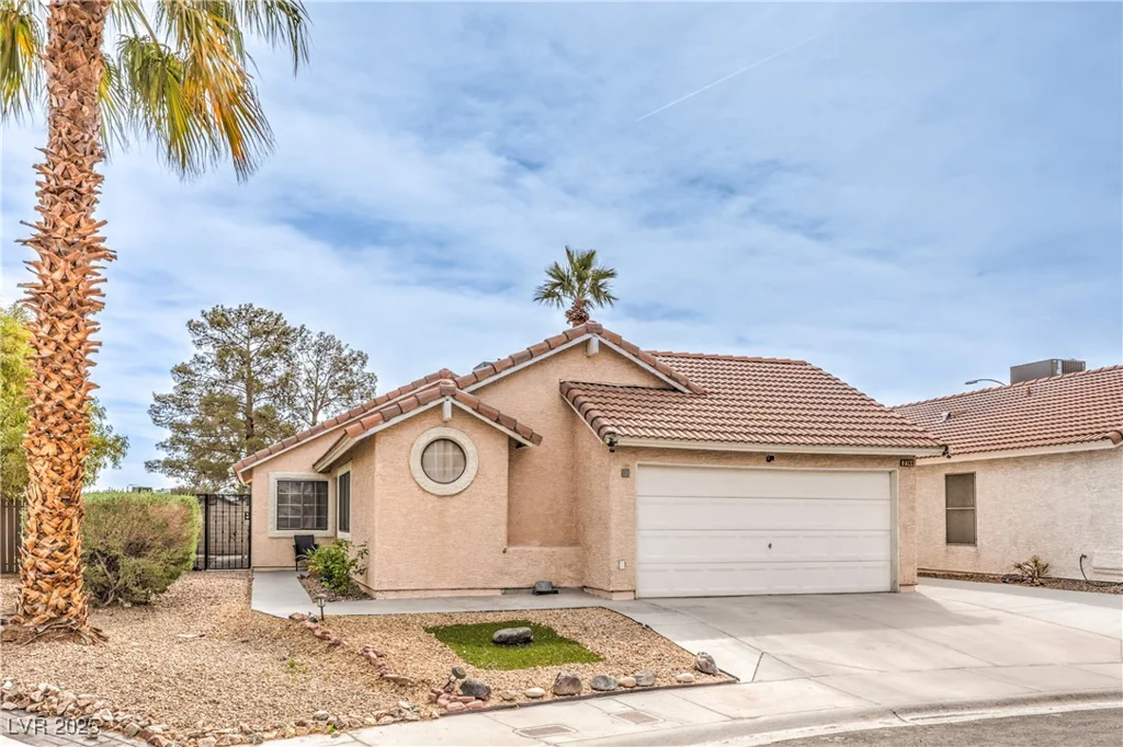 2744 Ironside, Las Vegas, NV 89108