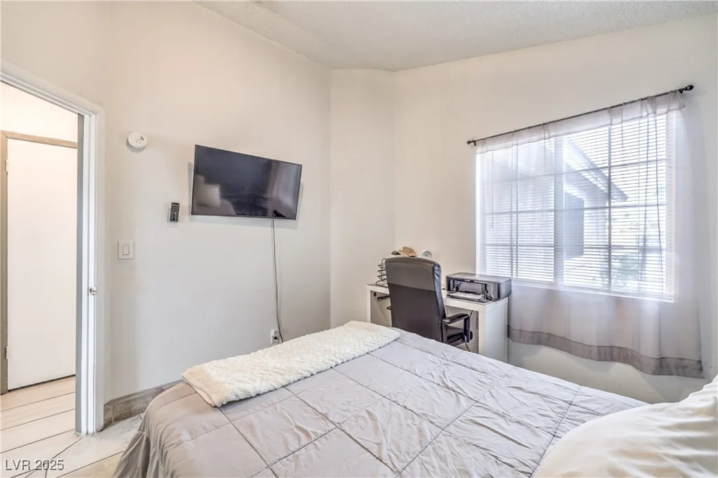 2744 Ironside, Las Vegas, NV 89108