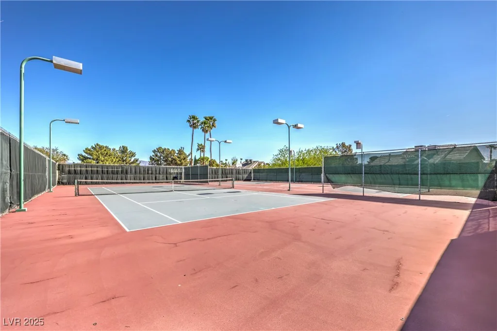 2744 Ironside, Las Vegas, NV 89108