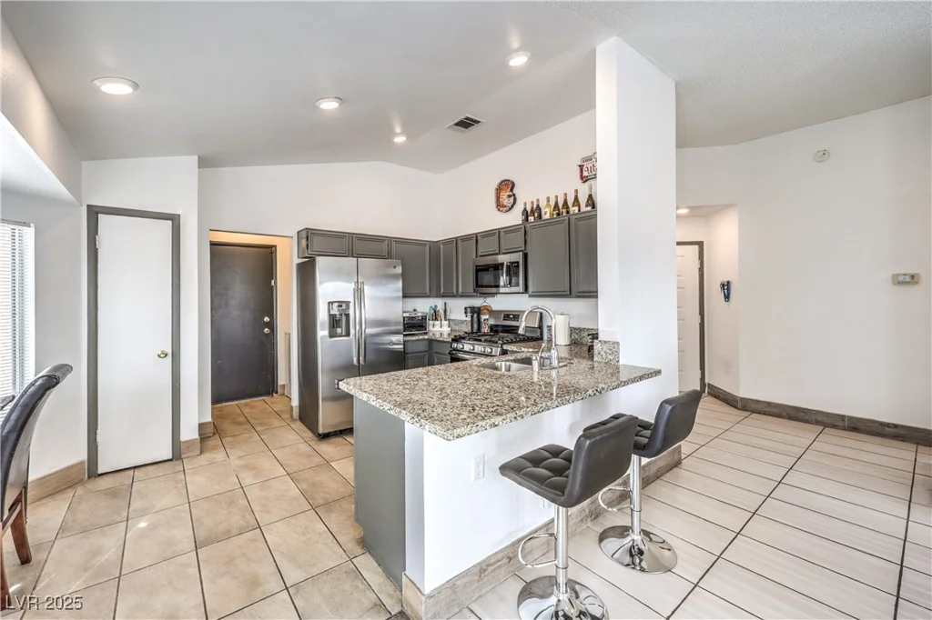 2744 Ironside, Las Vegas, NV 89108
