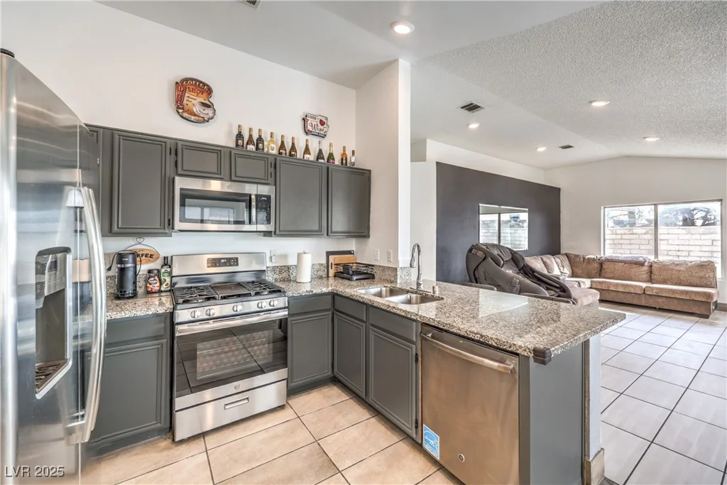 2744 Ironside, Las Vegas, NV 89108