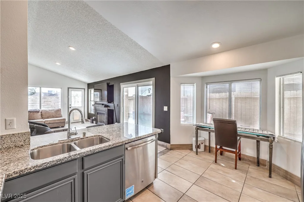 2744 Ironside, Las Vegas, NV 89108