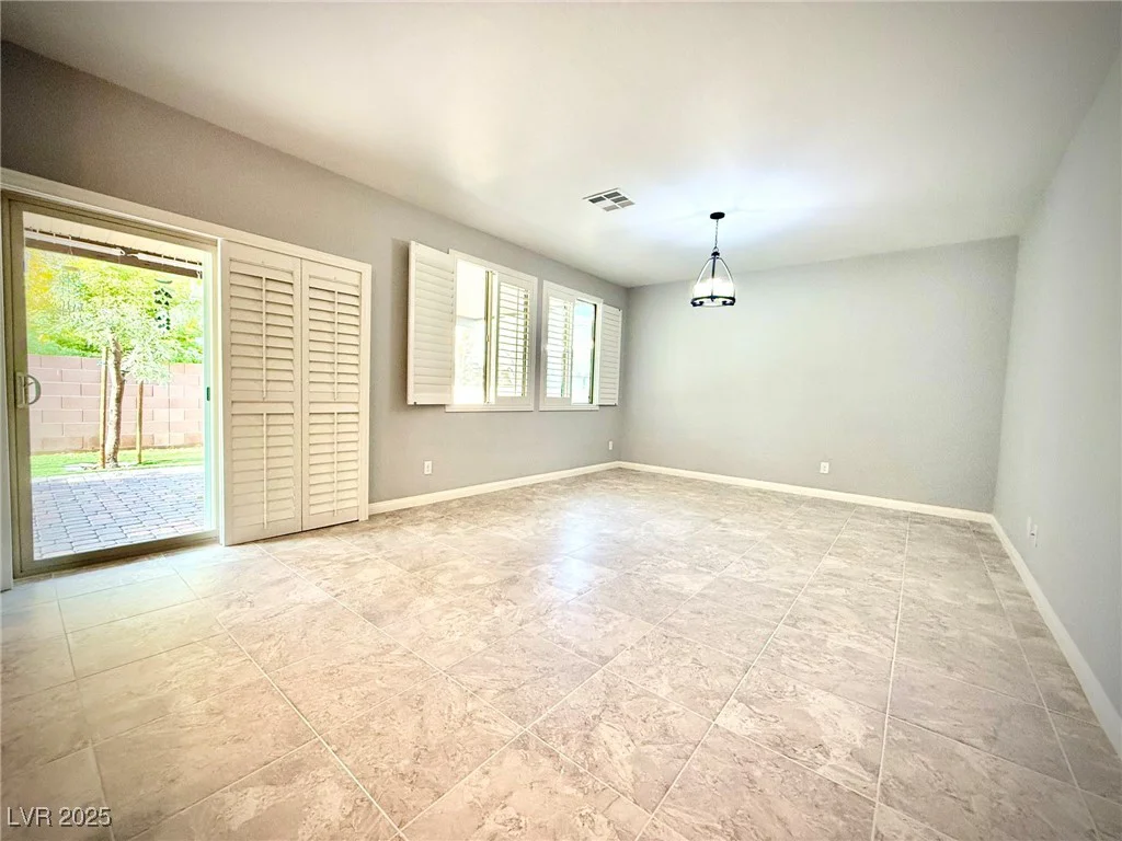 6639 Ivory Dove, Las Vegas, NV 89148