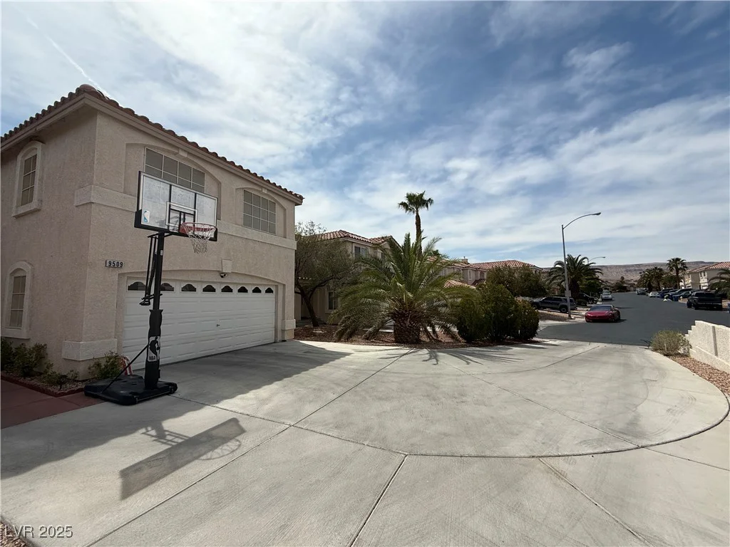 9509 Arrowhead Falls, Las Vegas, NV 89148