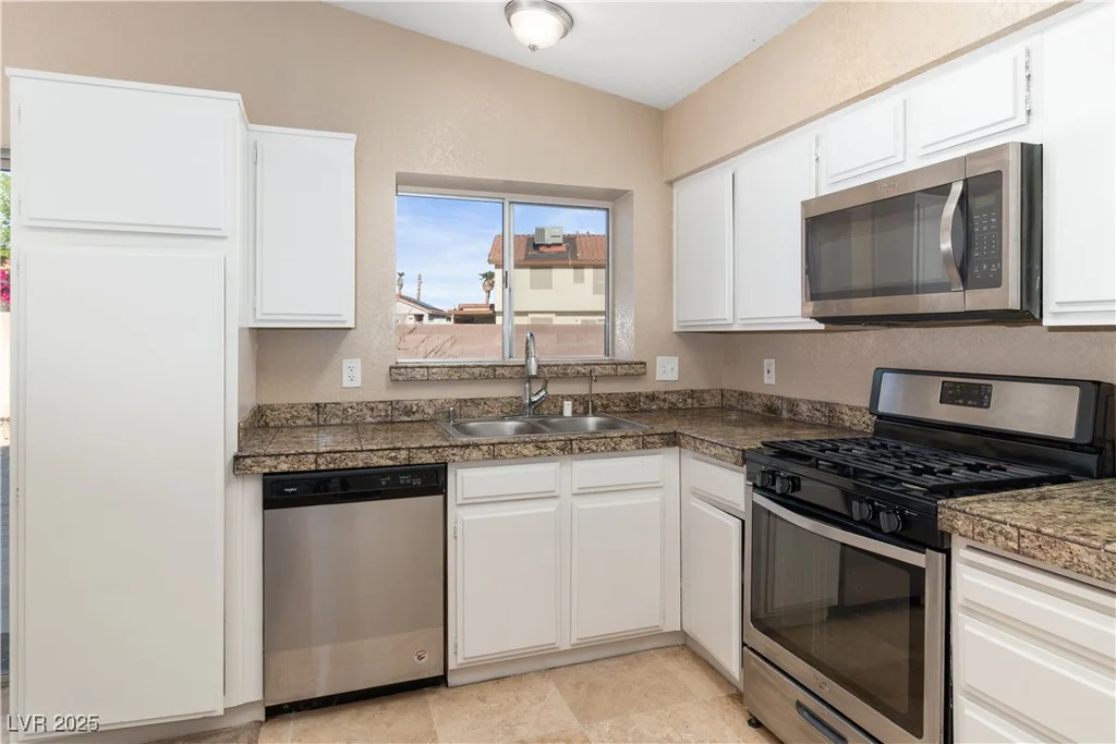 1775 Esteban, Laughlin, NV 89029
