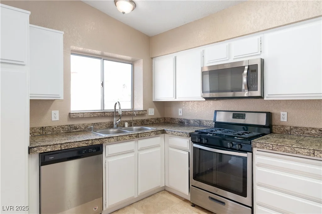 1775 Esteban, Laughlin, NV 89029