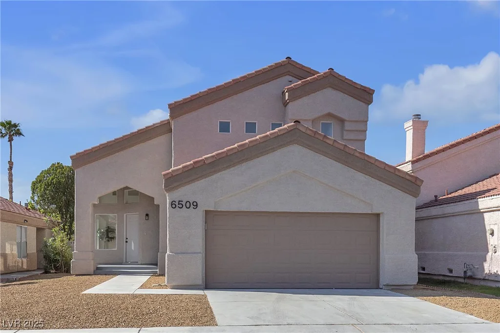 6509 Old Oxford, Las Vegas, NV 89108