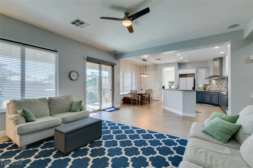 7256 Bugler Swan, North Las Vegas, NV 89084