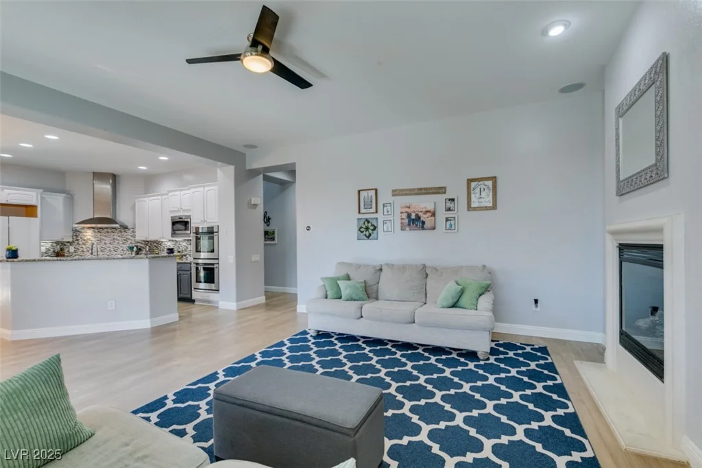 7256 Bugler Swan, North Las Vegas, NV 89084