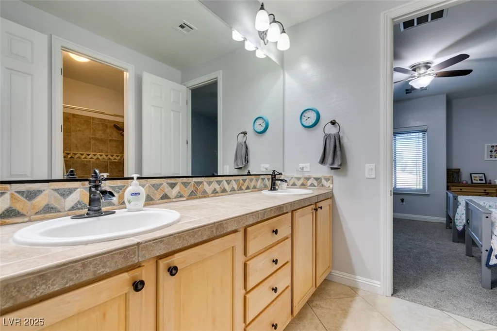 7256 Bugler Swan, North Las Vegas, NV 89084