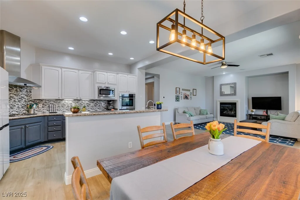 7256 Bugler Swan, North Las Vegas, NV 89084