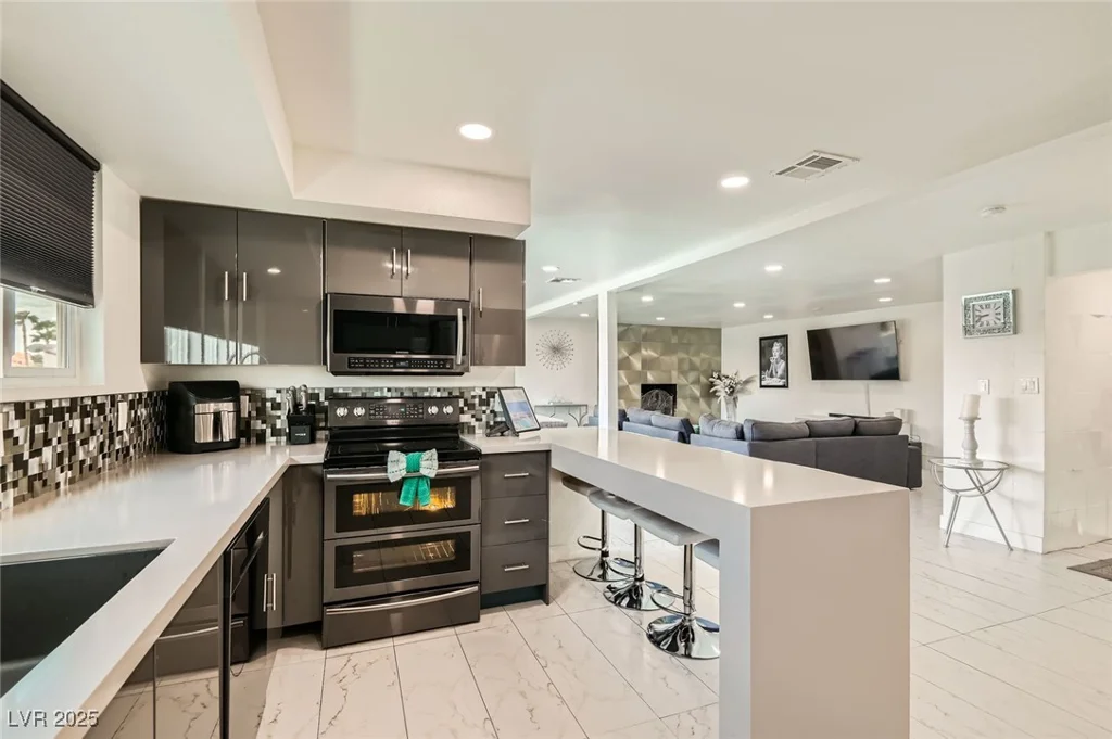 2520 Castlesands, Las Vegas, NV 89121