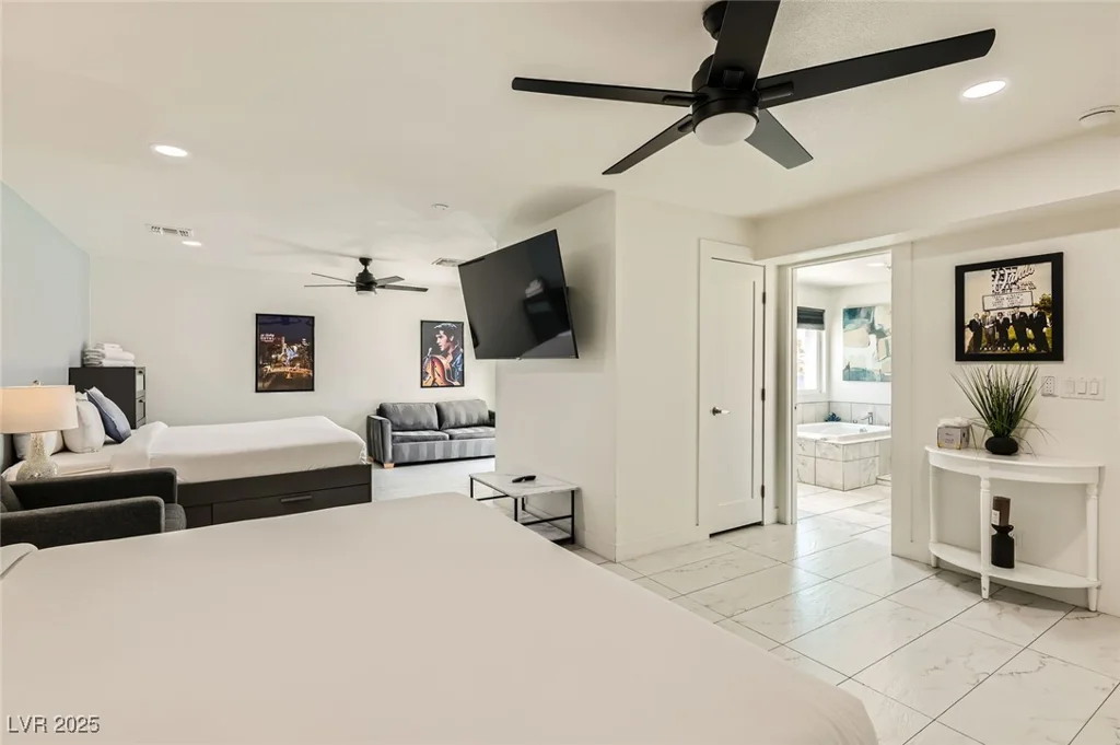 2520 Castlesands, Las Vegas, NV 89121