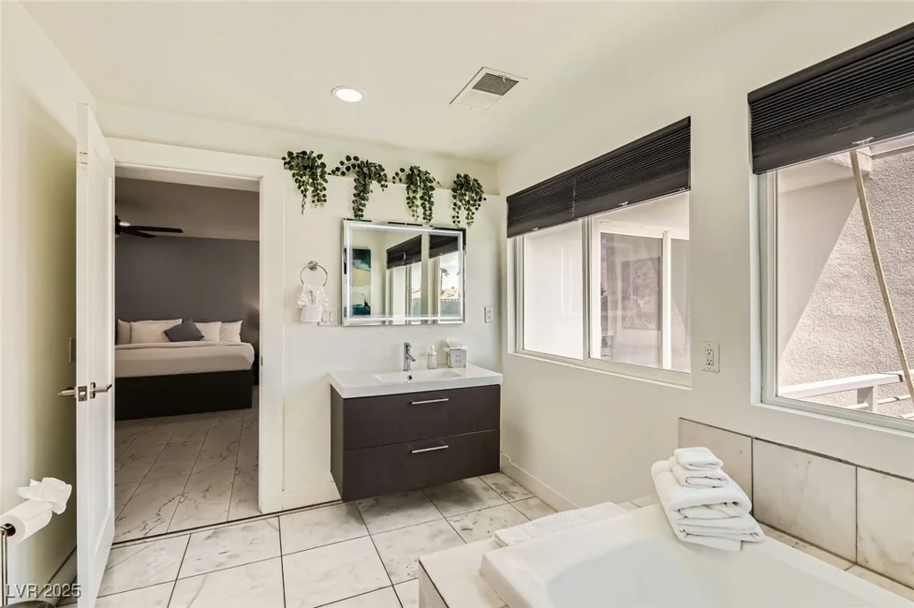 2520 Castlesands, Las Vegas, NV 89121
