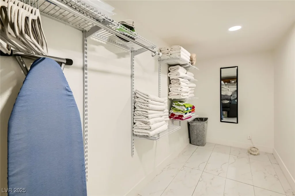 2520 Castlesands, Las Vegas, NV 89121