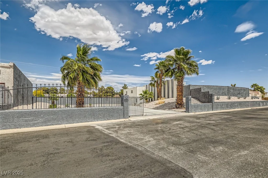 2520 Castlesands, Las Vegas, NV 89121