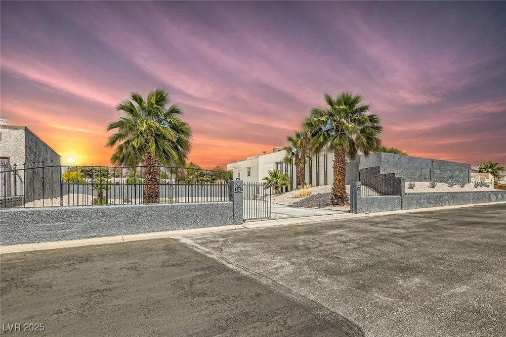 2520 Castlesands, Las Vegas, NV 89121