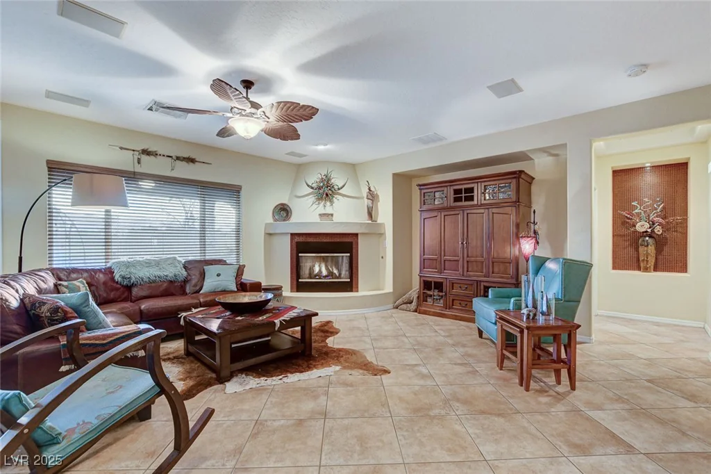 8113 Bay Colony, Las Vegas, NV 89131