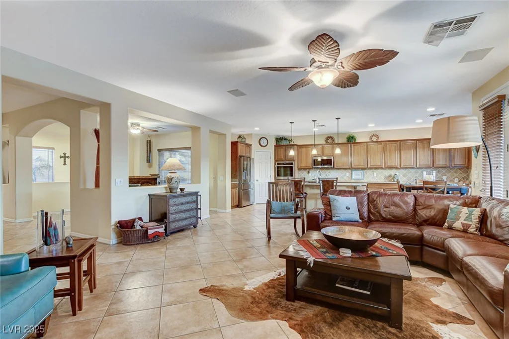 8113 Bay Colony, Las Vegas, NV 89131