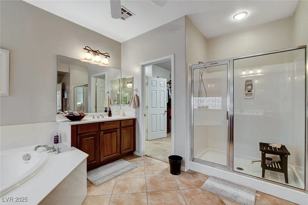 8113 Bay Colony, Las Vegas, NV 89131