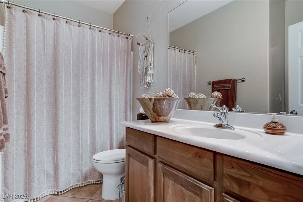 8113 Bay Colony, Las Vegas, NV 89131