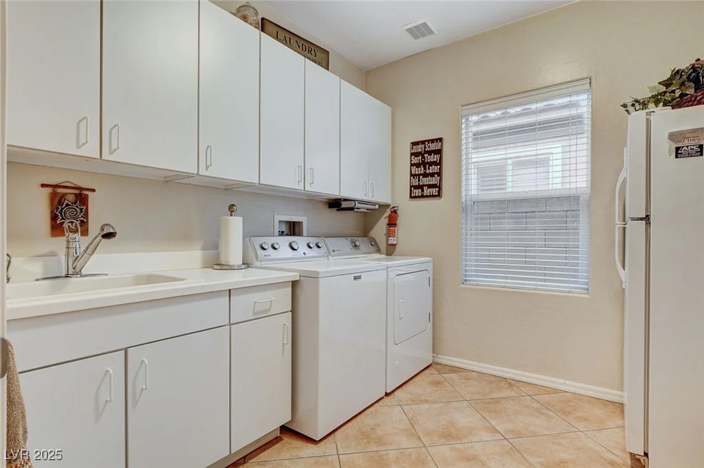 8113 Bay Colony, Las Vegas, NV 89131