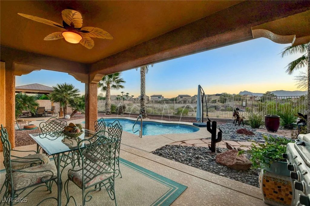 8113 Bay Colony, Las Vegas, NV 89131