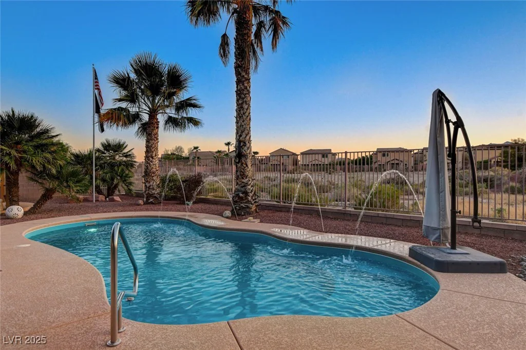8113 Bay Colony, Las Vegas, NV 89131