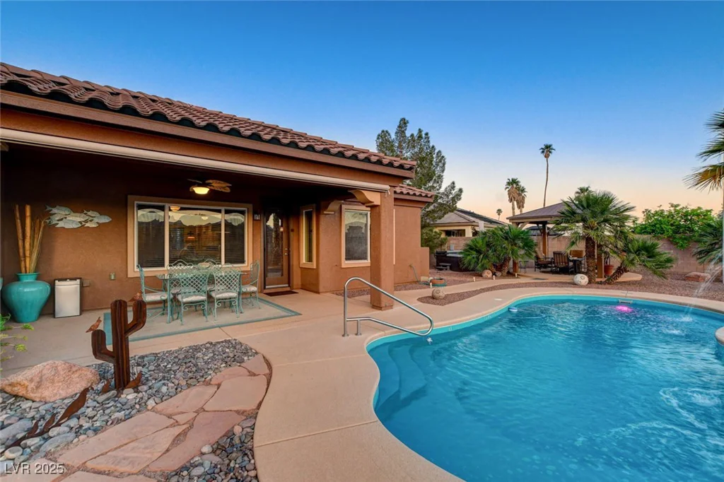 8113 Bay Colony, Las Vegas, NV 89131
