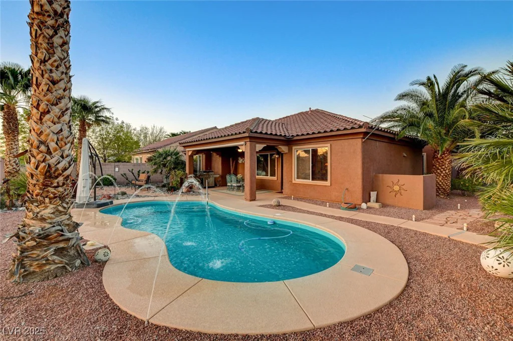 8113 Bay Colony, Las Vegas, NV 89131