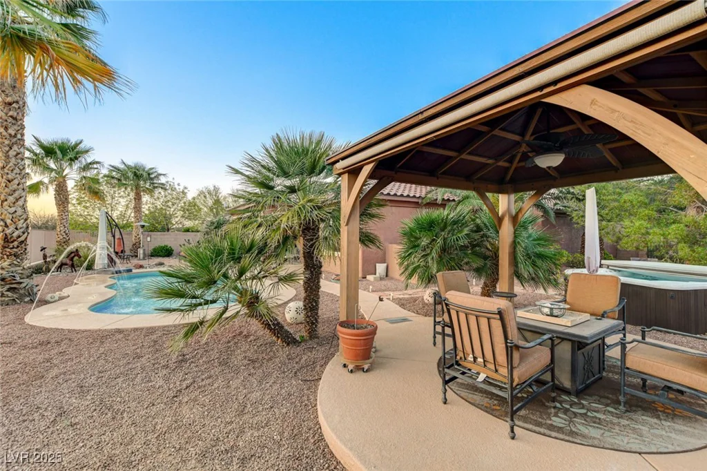 8113 Bay Colony, Las Vegas, NV 89131