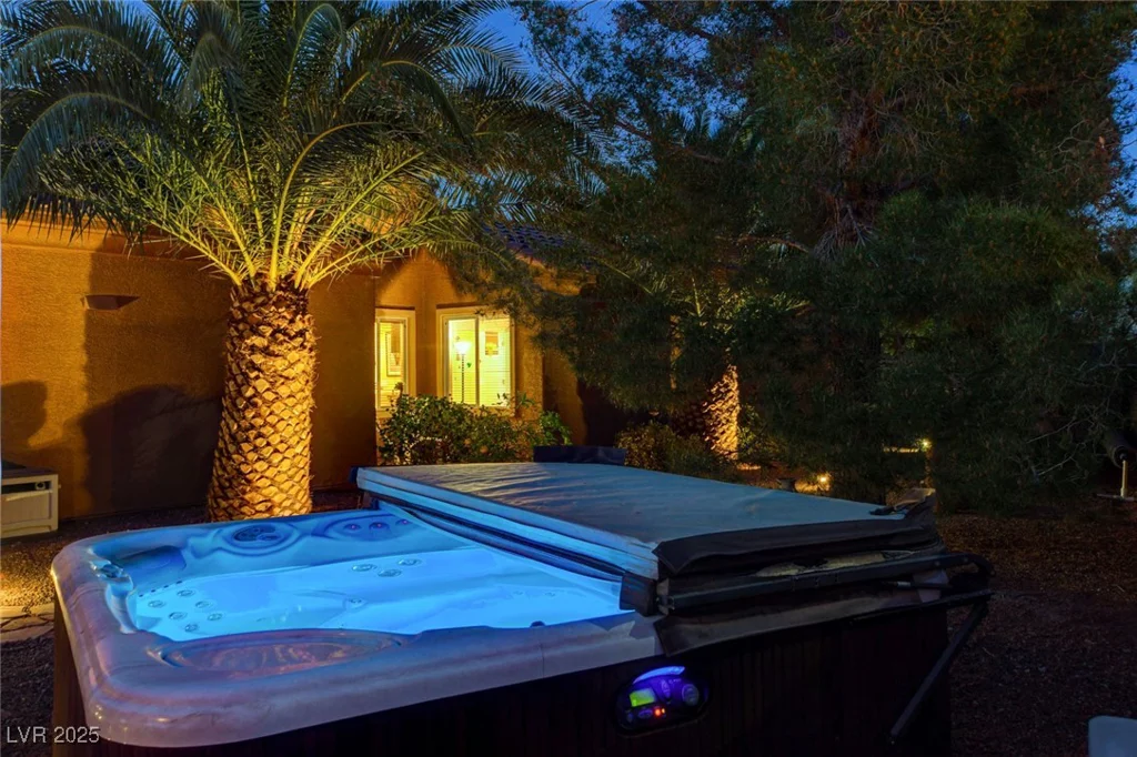 8113 Bay Colony, Las Vegas, NV 89131