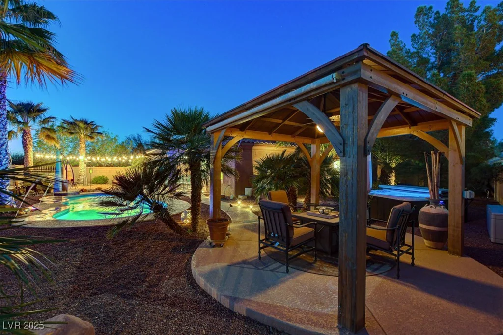 8113 Bay Colony, Las Vegas, NV 89131