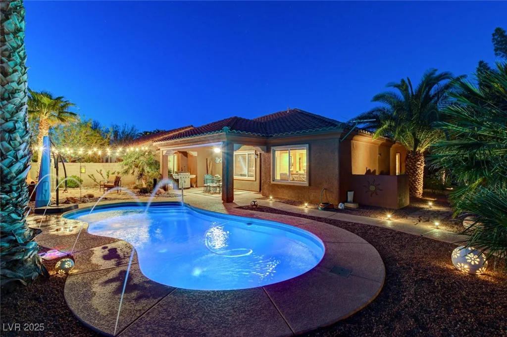 8113 Bay Colony, Las Vegas, NV 89131