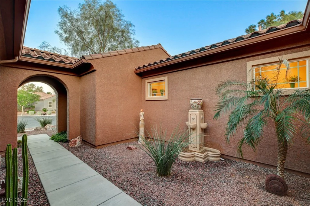 8113 Bay Colony, Las Vegas, NV 89131