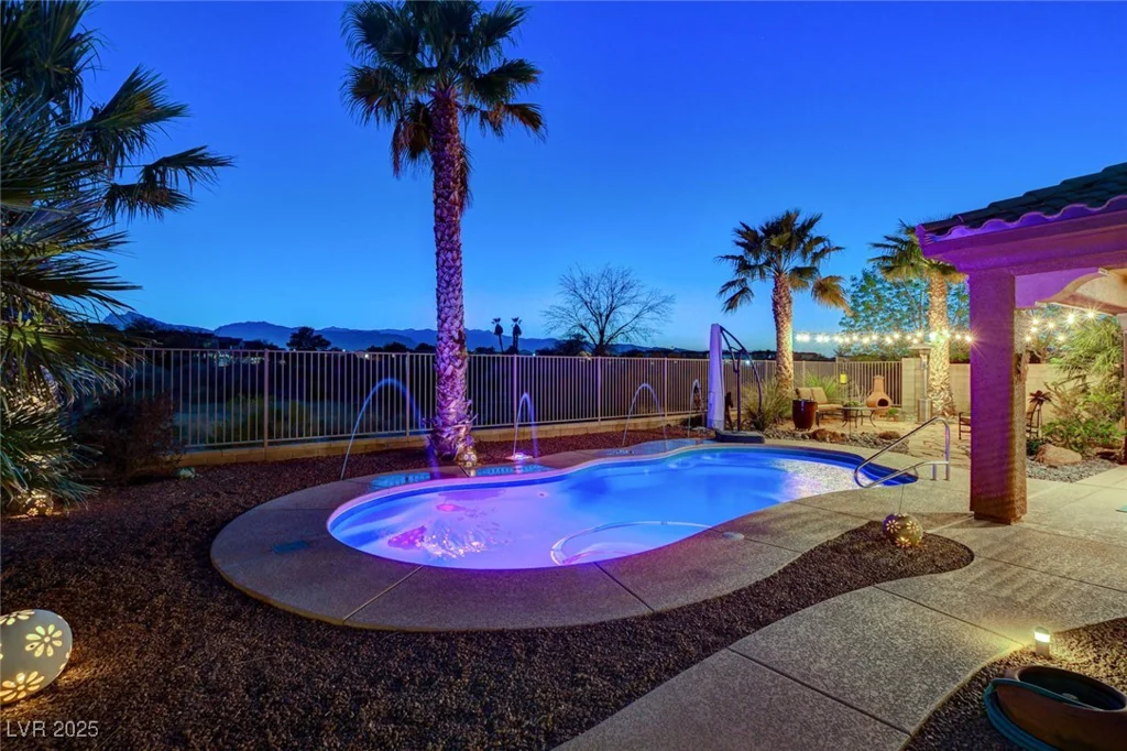 8113 Bay Colony, Las Vegas, NV 89131
