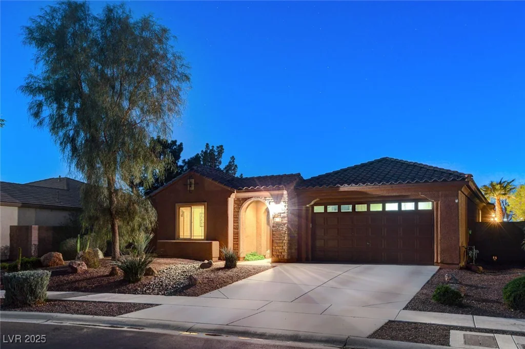 8113 Bay Colony, Las Vegas, NV 89131