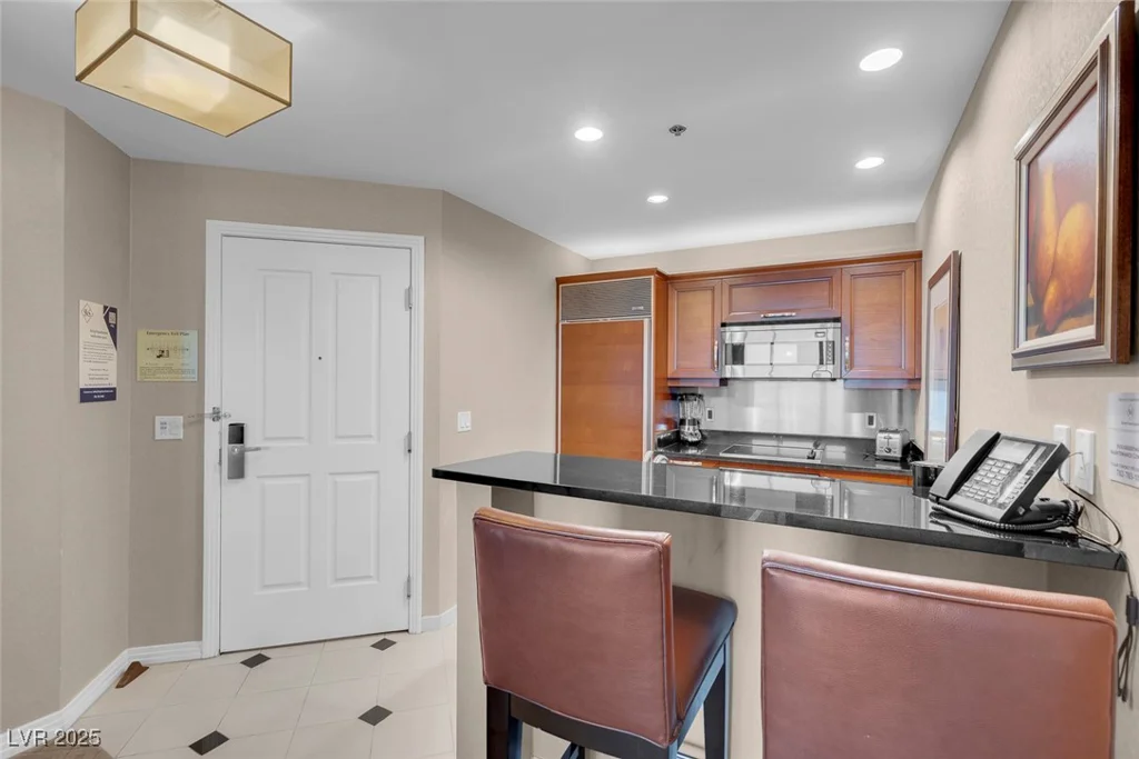 125 HARMON, Las Vegas, NV 89109