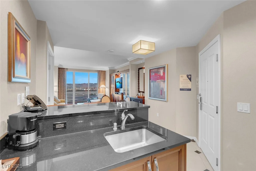 125 HARMON, Las Vegas, NV 89109