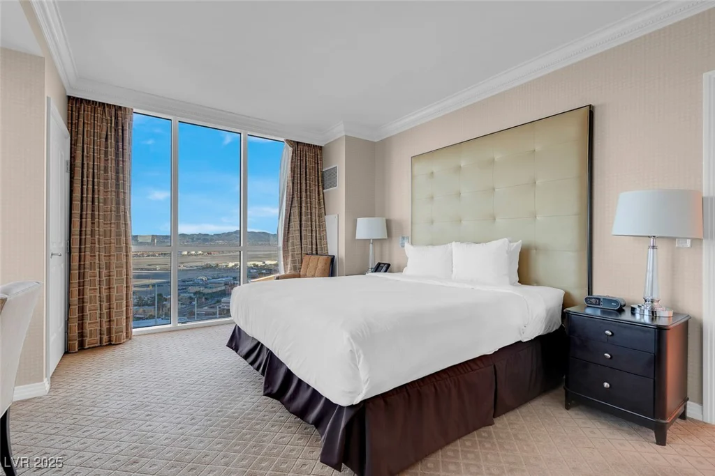 125 HARMON, Las Vegas, NV 89109