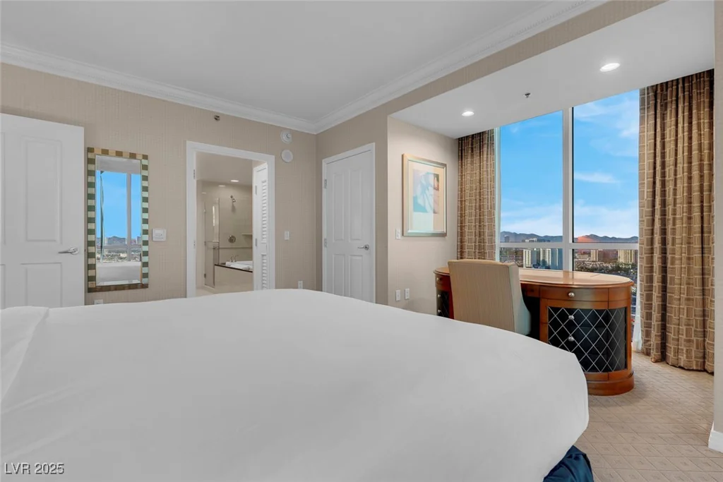 125 HARMON, Las Vegas, NV 89109