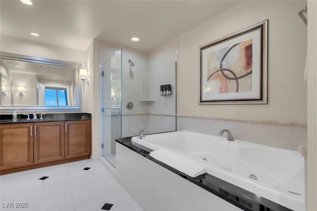 125 HARMON, Las Vegas, NV 89109