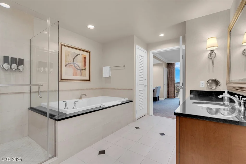 125 HARMON, Las Vegas, NV 89109