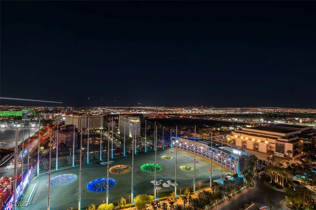 125 HARMON, Las Vegas, NV 89109