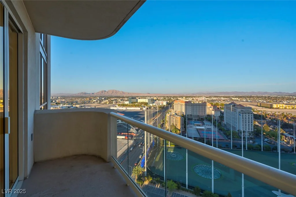 125 HARMON, Las Vegas, NV 89109