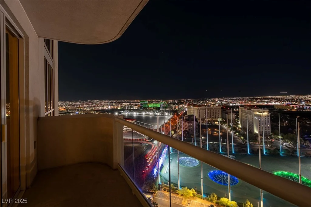 125 HARMON, Las Vegas, NV 89109